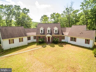 7848 Cub Dr, Marshall, VA 20115