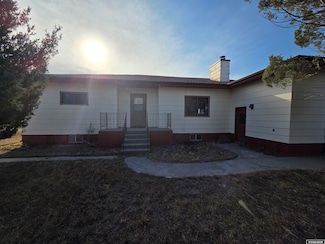 221 Cactus Dr, Torrington, WY 82240