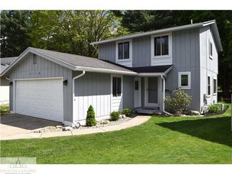 3118 Scarborough Rd, Lansing, MI 48910
