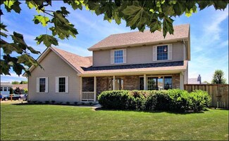 405 S Geneva St, Maple Park, IL 60151