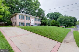 5303 Easton Dr, Springfield, VA 22151