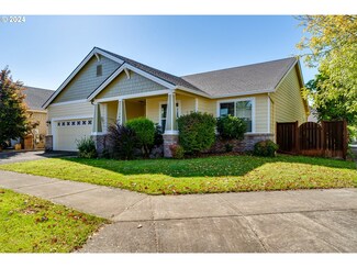 1096 Throne Dr, Eugene, OR 97402