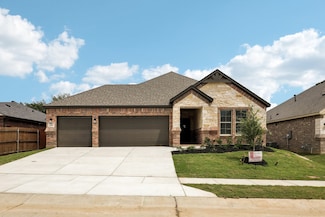210 Navajo Trail, Alvarado, TX 76009