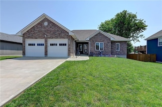 966 Moore Place, Odessa, MO 64076