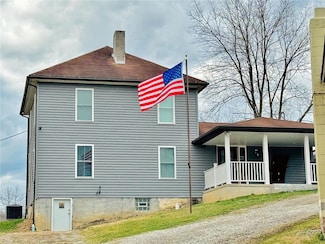 747 Lone Pine Rd, Amity, PA 15311