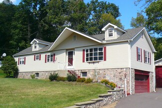 95 Woodlawn Ave, Dallas, PA 18612