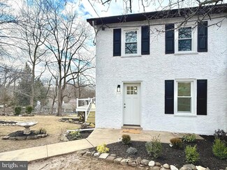 12 Diamond St, Aston, PA 19014