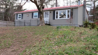 307 Dearborn Rd, Pembroke, NH 03275