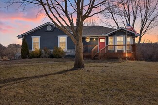 12715 S Al Gossett Rd, Lone Jack, MO 64070
