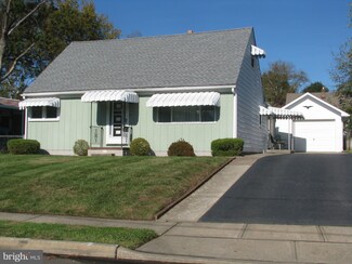 89 Pennwood Dr, Ewing, NJ 08638