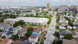 805 10th St, Galveston, TX 77550