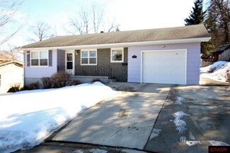 1239 3rd St S, New Ulm, MN 56073