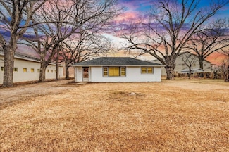 134 S Wayne Ave, Haysville, KS 67060