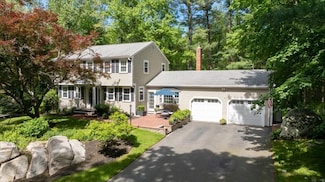 47 Pioneer Rd, Hingham, MA 02043