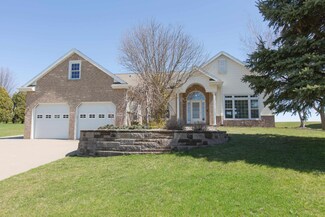 730 Malone Dr, Platteville, WI 53818