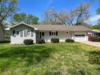 2013 Learnard Ave, Lawrence, KS 66046