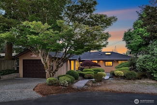 1702 99th Ave NE, Bellevue, WA 98004
