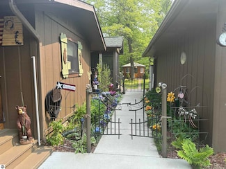 6239 Blackberry Dr, Alger, MI 48610