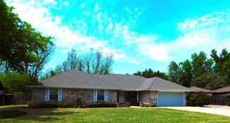 923 Rosebrier Ct, Guthrie, OK 73044