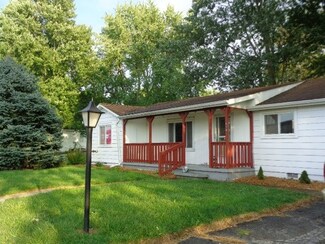 513 Uncle Tom St, Greentown, IN 46936