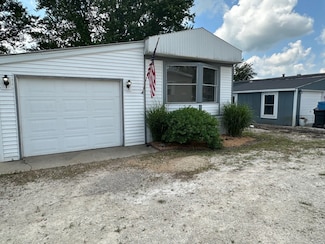 465 S Elm St Unit 7, Waterman, IL 60556