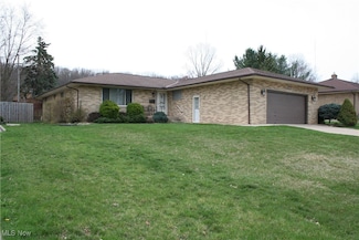 300 Calvin Dr Unit 300 & 304, Seven Hills, OH 44131