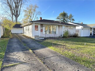 14 Meadow Lea Dr, Buffalo, NY 14226