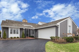 14 Briarwood S, Oak Brook, IL 60523