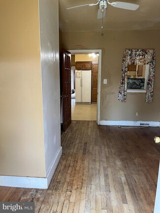 62 Dunham St, Trenton, NJ 08618