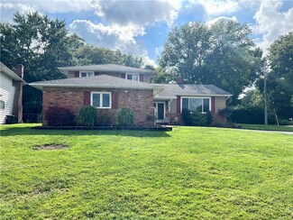 6282 Dunfield Dr, Cleveland, OH 44143