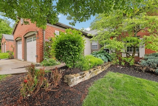 7111 Sweetwater Dr, Florence, KY 41042
