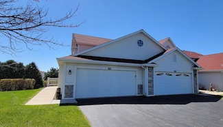 2150 Jefferson Ln, Delavan, WI 53115