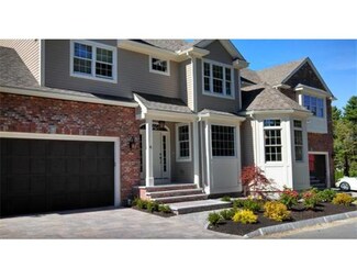 527 Salem St Unit 4, Lynnfield, MA 01940