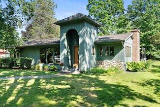 1020 Shire Ave, Petoskey, MI 49770
