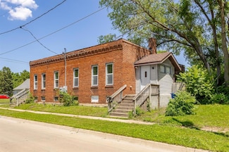 241 E 24th St, Des Moines, IA 50317