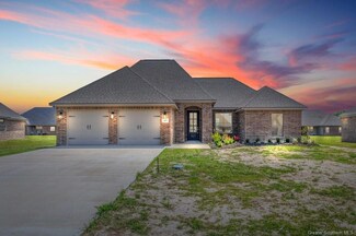 613 Walnut St, Iowa, LA 70647
