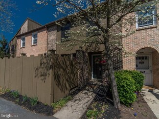 9 Club Ln, Reading, PA 19607