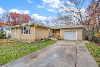 6131 Glen Dr, Merrillville, IN 46410