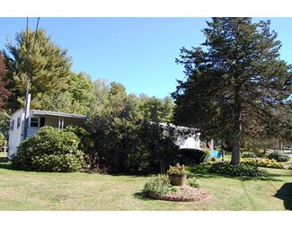 29 Riverview Cir, Brimfield, MA 01010