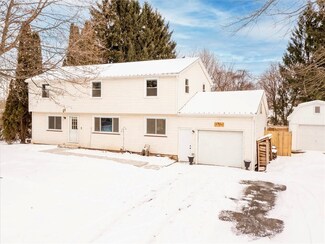 5716 Ontario Center Rd, Ontario, NY 14519