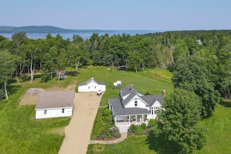 938 Main Rd, Islesboro, ME 04848