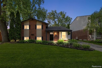 726 Woodlawn Ave, Royal Oak, MI 48073