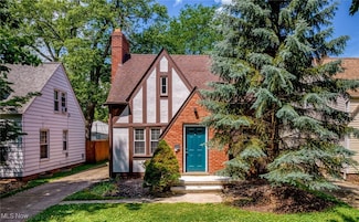 2324 Scholl Rd, Cleveland, OH 44118
