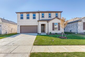 2517 Warren Ln, Aubrey, TX 76227