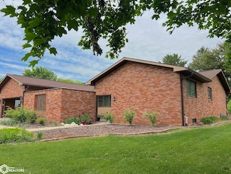 524 Harrison St, Victor, IA 52347