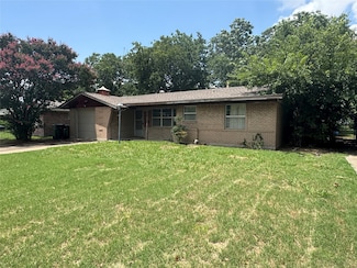 1839 Burning Tree Ln, Carrollton, TX 75006
