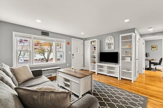 33 Green St, Abington, MA 02351