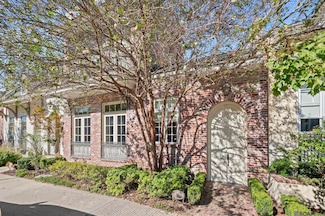 2207 Perkins Ln, Baton Rouge, LA 70808