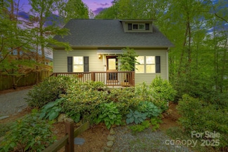 102 Altamahaw Ave, Black Mountain, NC 28711