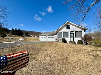 29 Carbondale Rd, Waymart, PA 18472